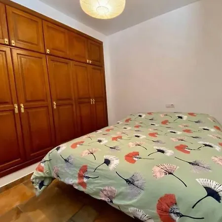 Robert House Tinajo Tinajo